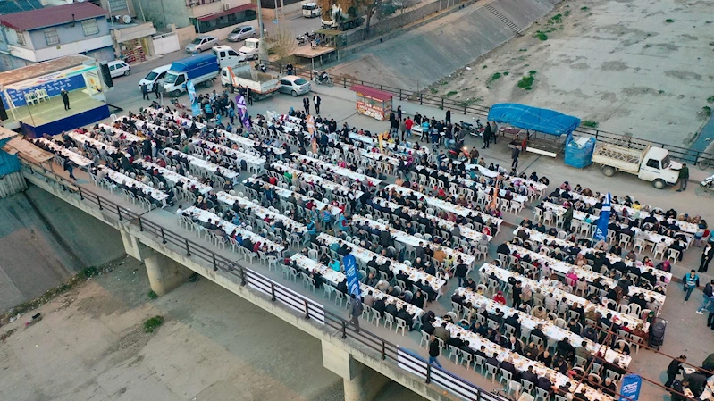 Yüreğir Belediyesi, bin kişilik iftar sofrası kurdu