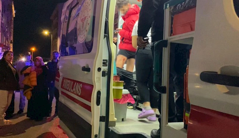 Tartıştığı erkek arkadaşını bıçakla yaraladı
