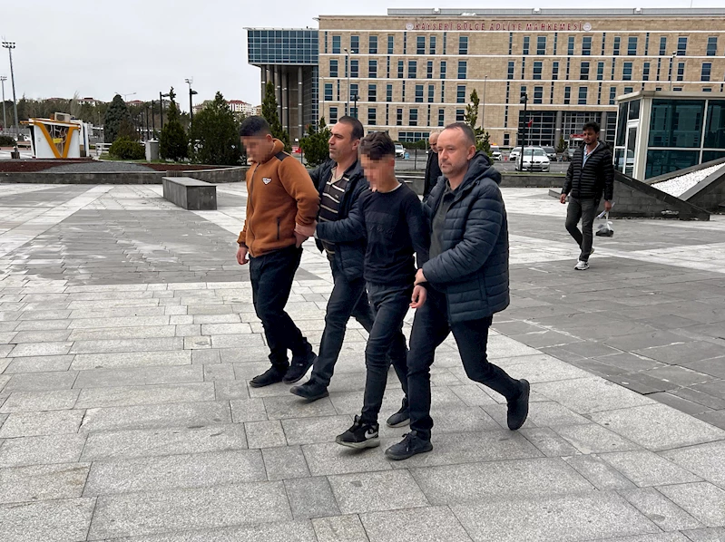 Çocuklar arasında bıçaklı kavga; 1 ölü