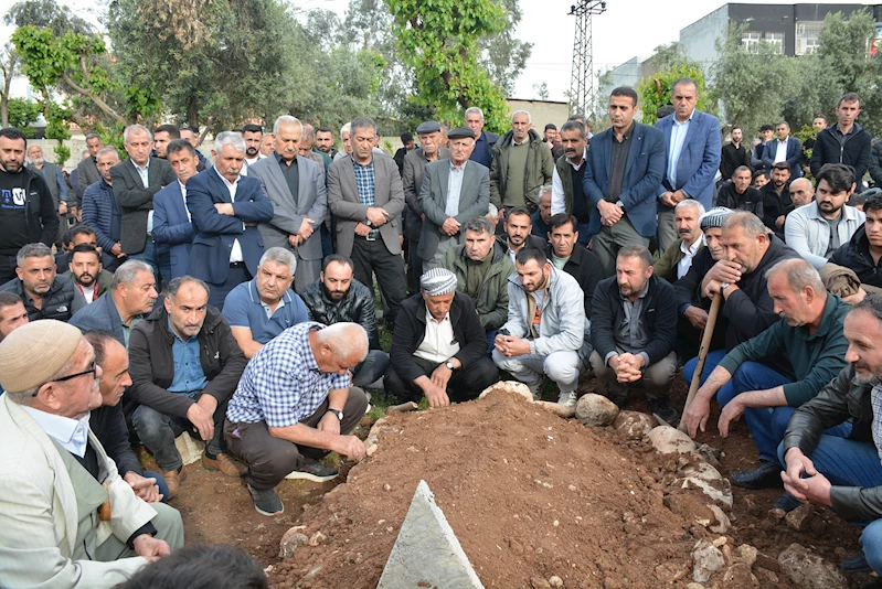 Şanlıurfa-Sokak köpeklerinden kaçarken 2 aracın çarptığı üniversiteli Sevda, yaşamını yitirdi (2)