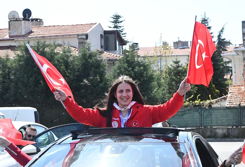 Dünya şampiyonu Esma Nur