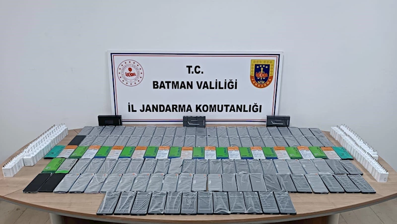 Batman’da, 132 gümrük kaçağı telefon ele geçirildi