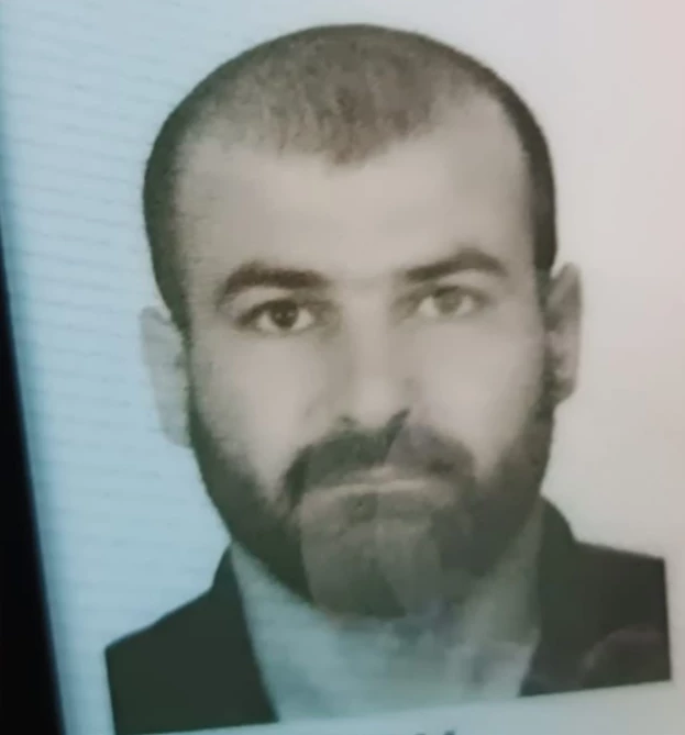 Otomobilin refüje çarptığı kazada yaralanan 2 kişiden 1