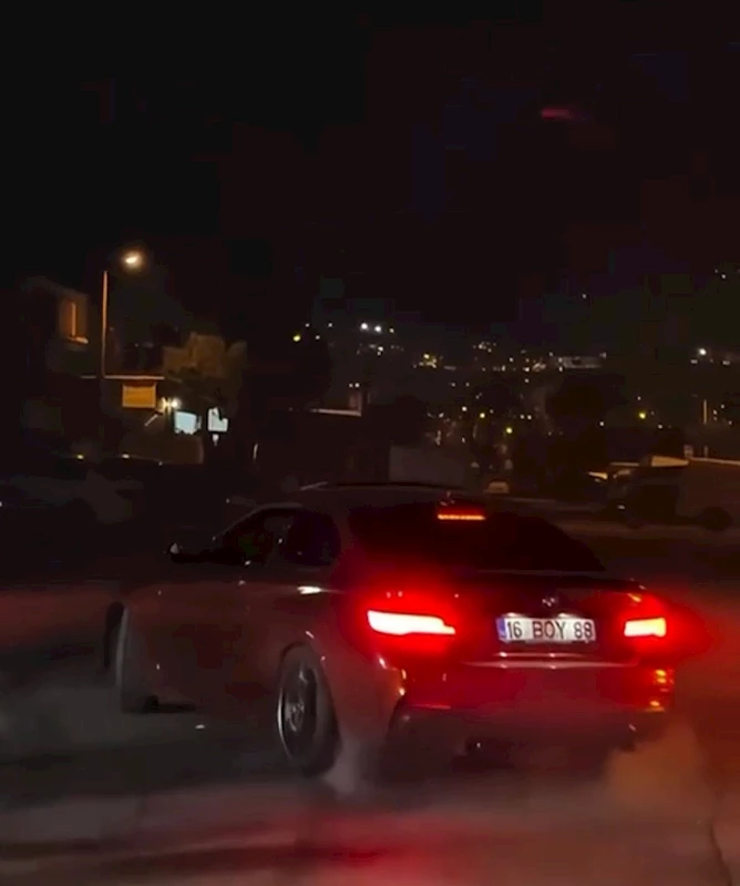 Drift atıp trafiği tehlikeye soktuklar