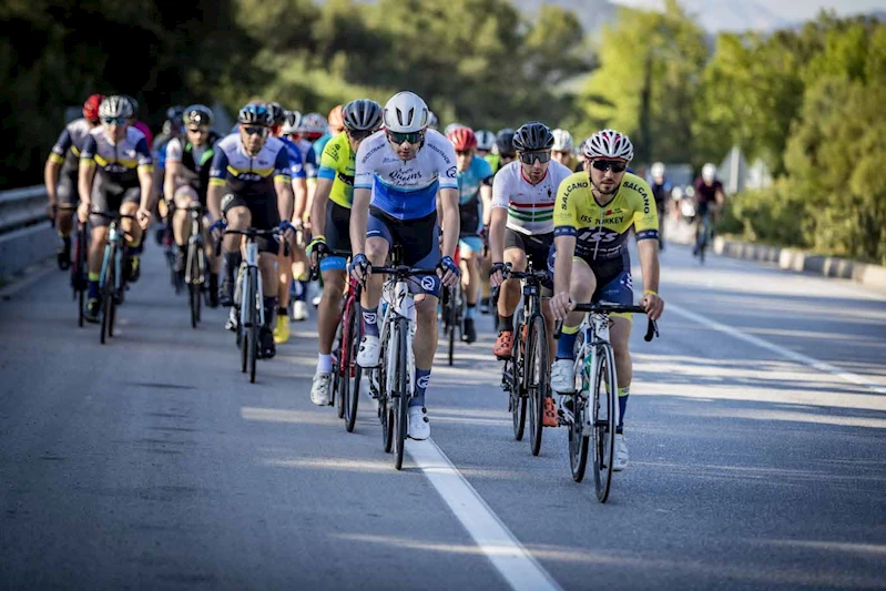 AKRA Gran Fondo