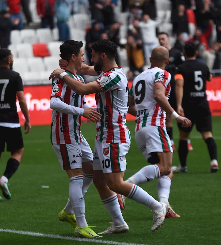  Karşıyaka final haftalarında