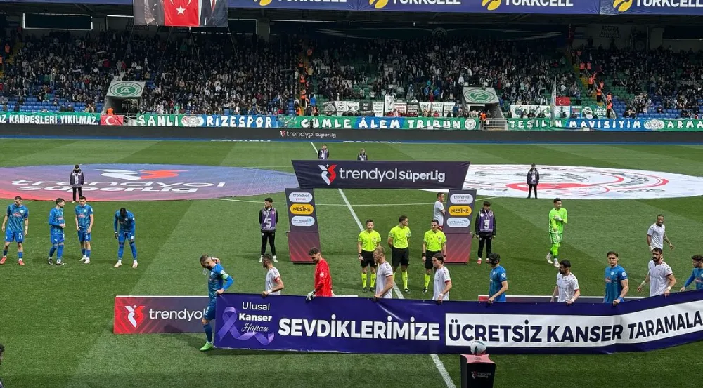 Rize’de Kanser Farkındalığı İçin Süper Lig Maçında Anlamlı Destek