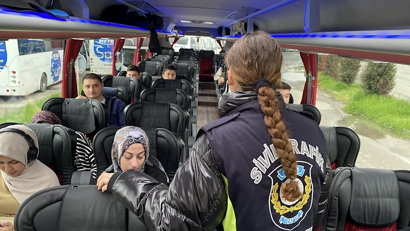 Samsun’da polisten seyahat eden yolculara ‘emniyet kemeri’ uyarısı