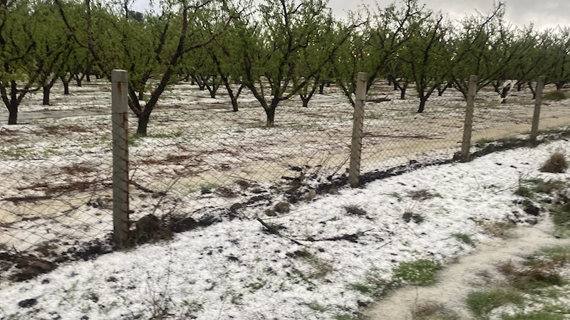 Çanakkale’de dolu yağışı etkili oldu