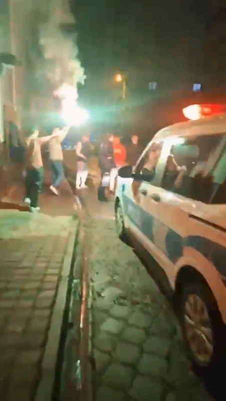 Kavga ihbarına giden polislere sürpriz kutlama