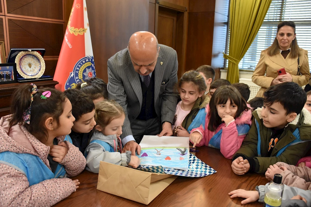 Minik öğrencilerden Polislere anlamlı ziyaret