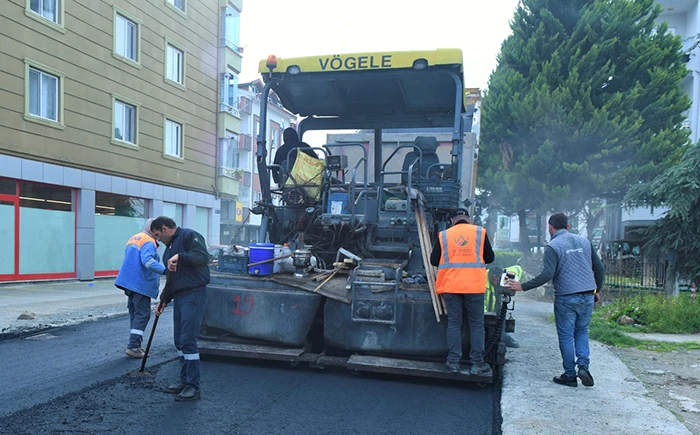 ALTINORDU BELEDİYESİ’NİN SOKAKLARA SICAK DOKUNUŞU SÜRÜYOR