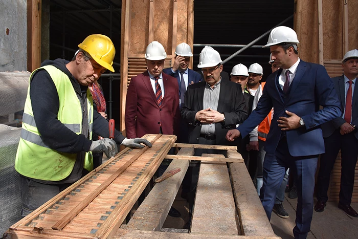 Trabzon Valisi Ustaoğlu restorasyon çalışmaları devam eden projeleri inceledi