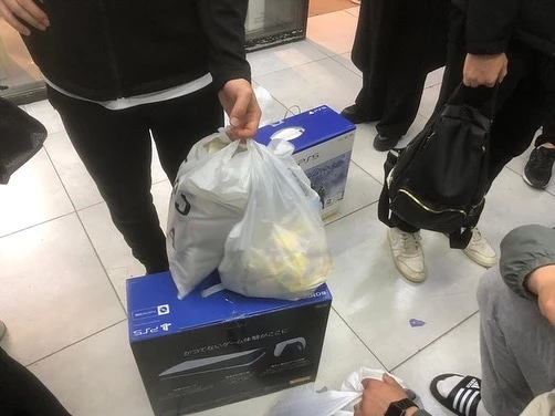 Sarp Sınır Kapısında cep telefonundan sonra Play Station yoğunluğu