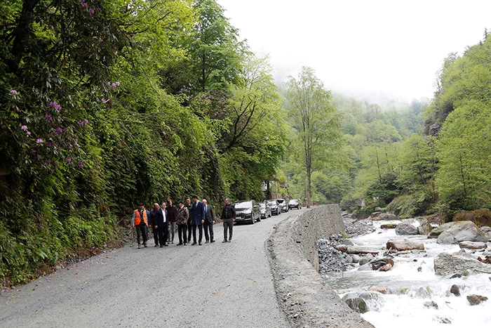 Doğa Harikası Mençuna Şelalesi