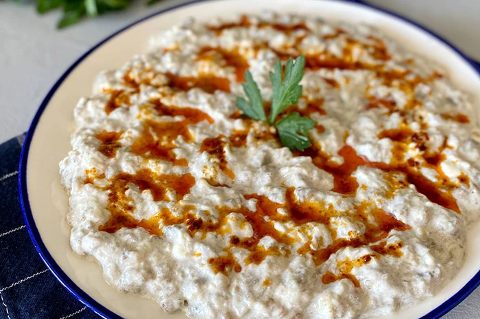 Kolay Meze Közlenmiş Patlıcan Salatası Tarifi!!