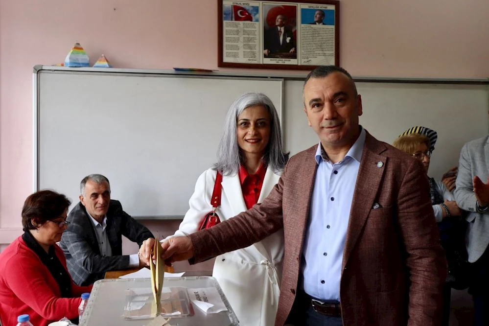 İYİ Parti Trabzon Milletvekili Adayı Yavuz Aydın Beşikdüzü’nde Oyunu Kullandı!!