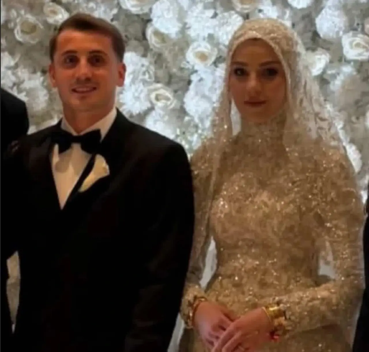 Kerem Aktürkoğlu ve Ceren Azak, muhteşem bir düğünle hayatlarını birleştirdi! 6