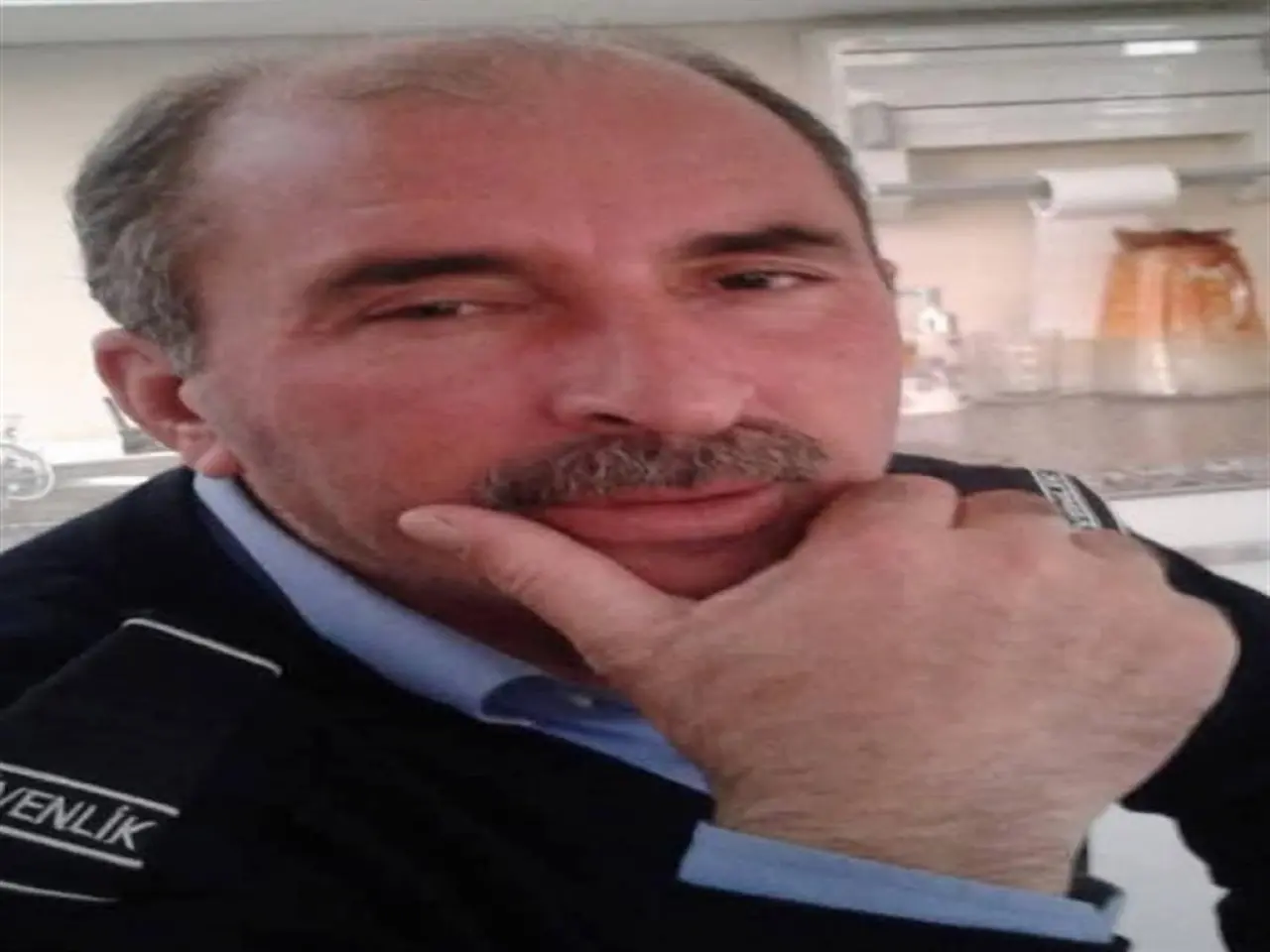 Oltu'da taş ocağındaki göçükte hayatını kaybeden 3 işçi son yolculuklarına uğurlandı 1