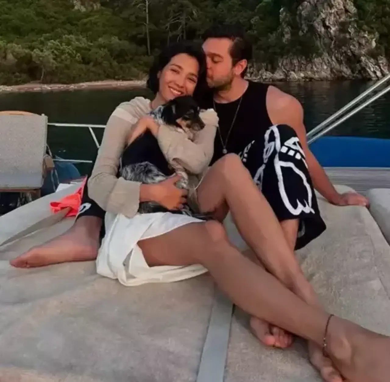 Aybüke Pusat ve Furkan Andıç, ilişkilerini sosyal medya ile duyurdu! 3