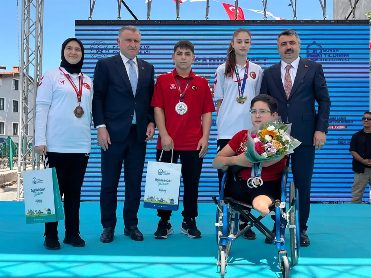 Bursa'da Yeni Gençlik ve Spor Merkezi Açıldı, 12 Milyon Çocuğa Yüzme Öğretildi 2