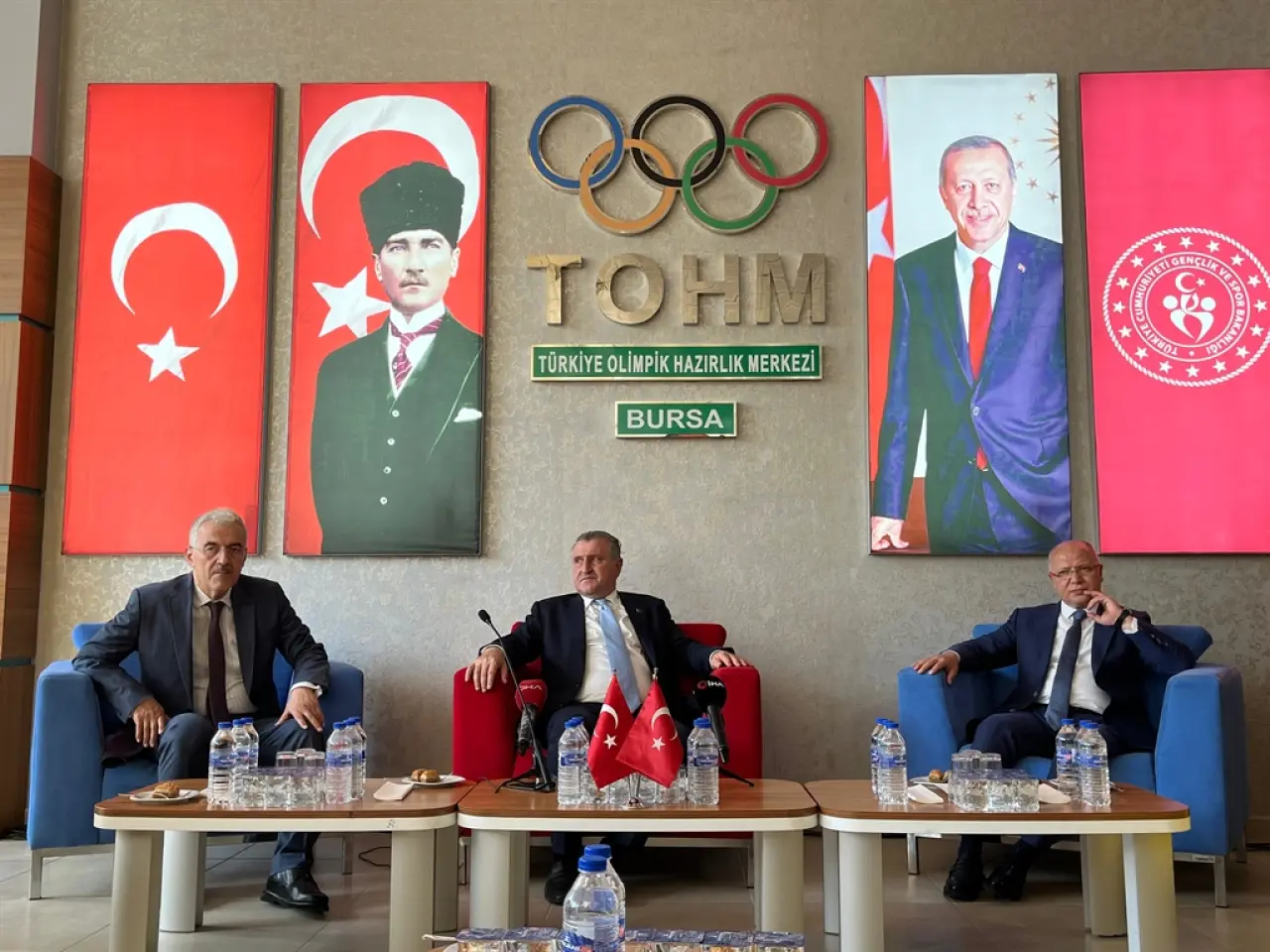 Bursa'da Yeni Gençlik ve Spor Merkezi Açıldı, 12 Milyon Çocuğa Yüzme Öğretildi 4