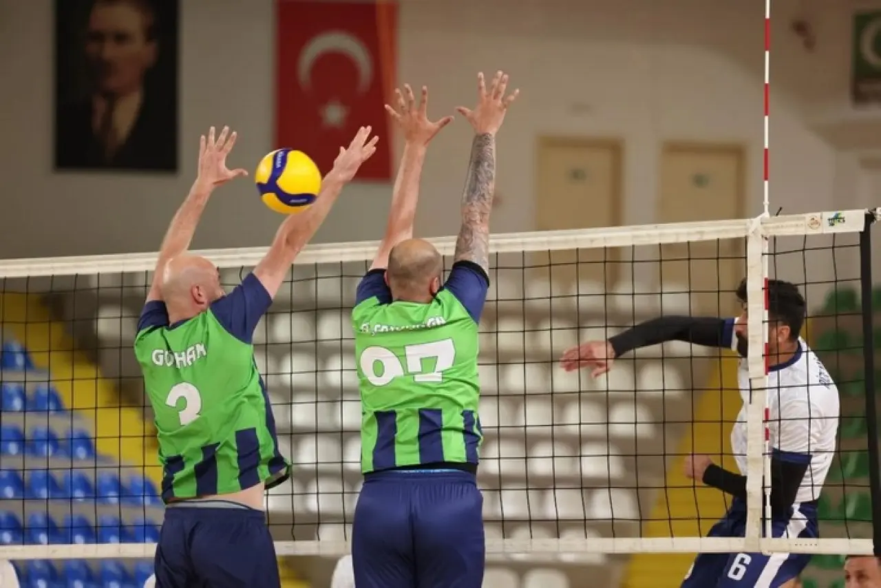 Rize'de Voleybol Turnuvası’nda Gençlik ve Spor İl Müdürlüğü çift şampiyonlukla güldü! 9