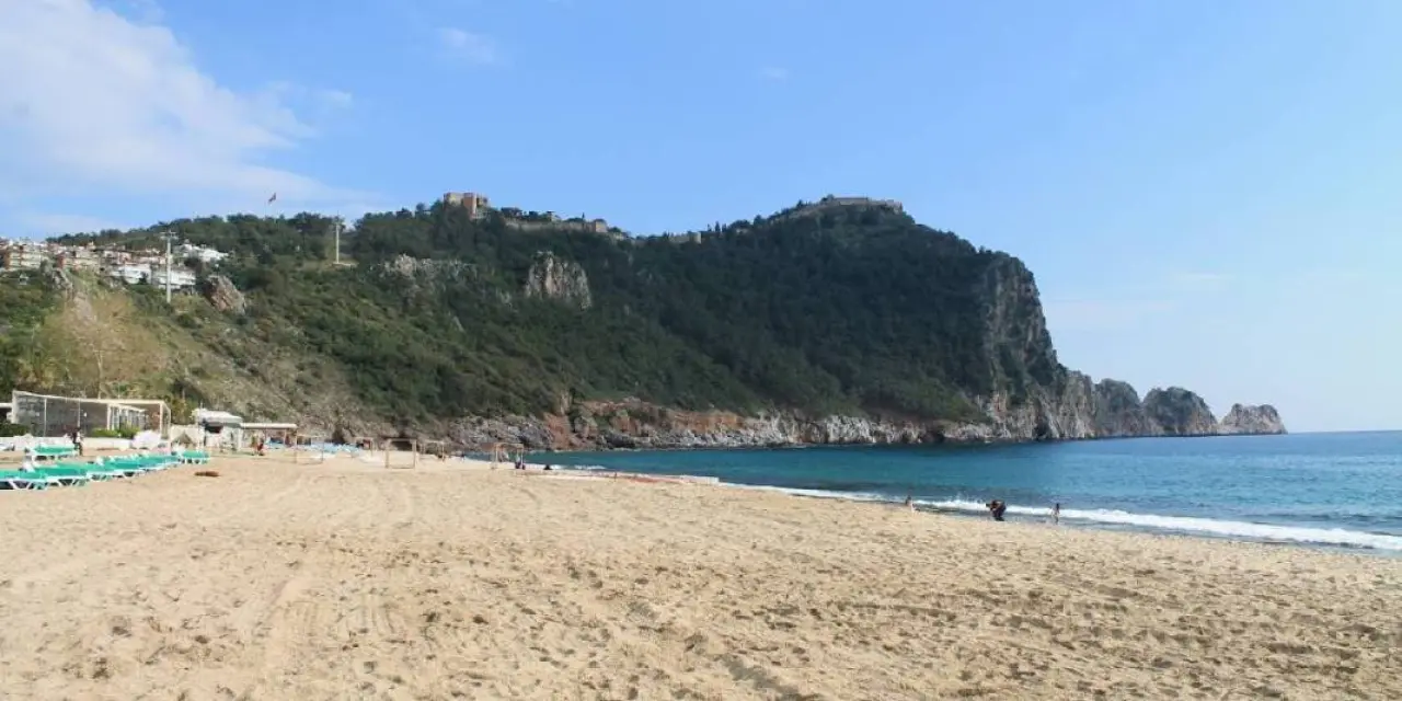 "Mavi Suyun Kollarında Huzur Dolu Bir Kaçamak: Bu Gizli Koy Fark Edilmeyi Bekliyor!" 3