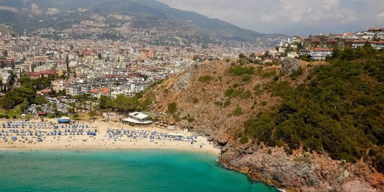 "Mavi Suyun Kollarında Huzur Dolu Bir Kaçamak: Bu Gizli Koy Fark Edilmeyi Bekliyor!" 5