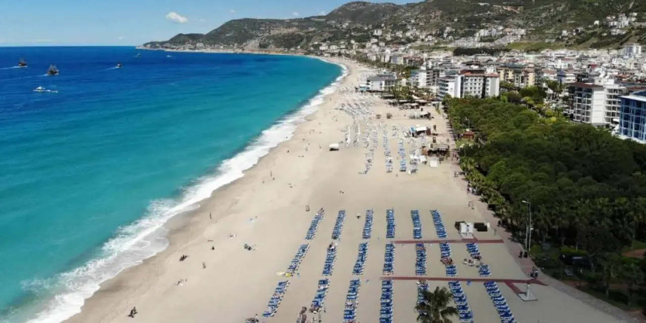 "Mavi Suyun Kollarında Huzur Dolu Bir Kaçamak: Bu Gizli Koy Fark Edilmeyi Bekliyor!" 2