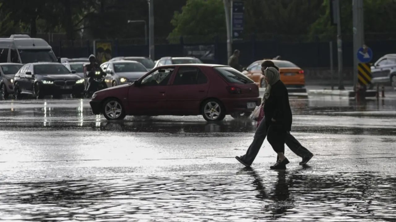 Perşembe 14 ilde sağanak yağış uyarısı! Hangi iller etkilenecek? 11