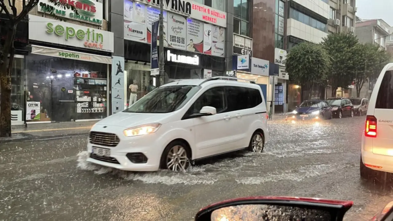 Perşembe 14 ilde sağanak yağış uyarısı! Hangi iller etkilenecek? 12