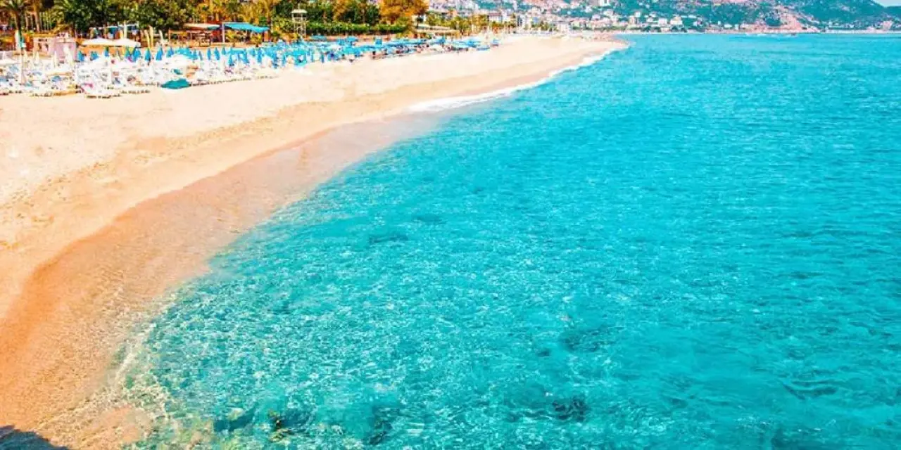 "Mavi Suyun Kollarında Huzur Dolu Bir Kaçamak: Bu Gizli Koy Fark Edilmeyi Bekliyor!" 6