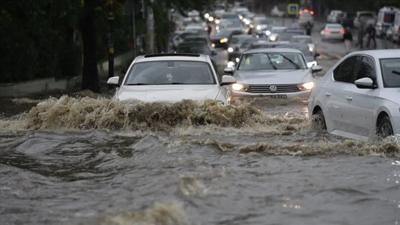 Perşembe 14 ilde sağanak yağış uyarısı! Hangi iller etkilenecek? 3