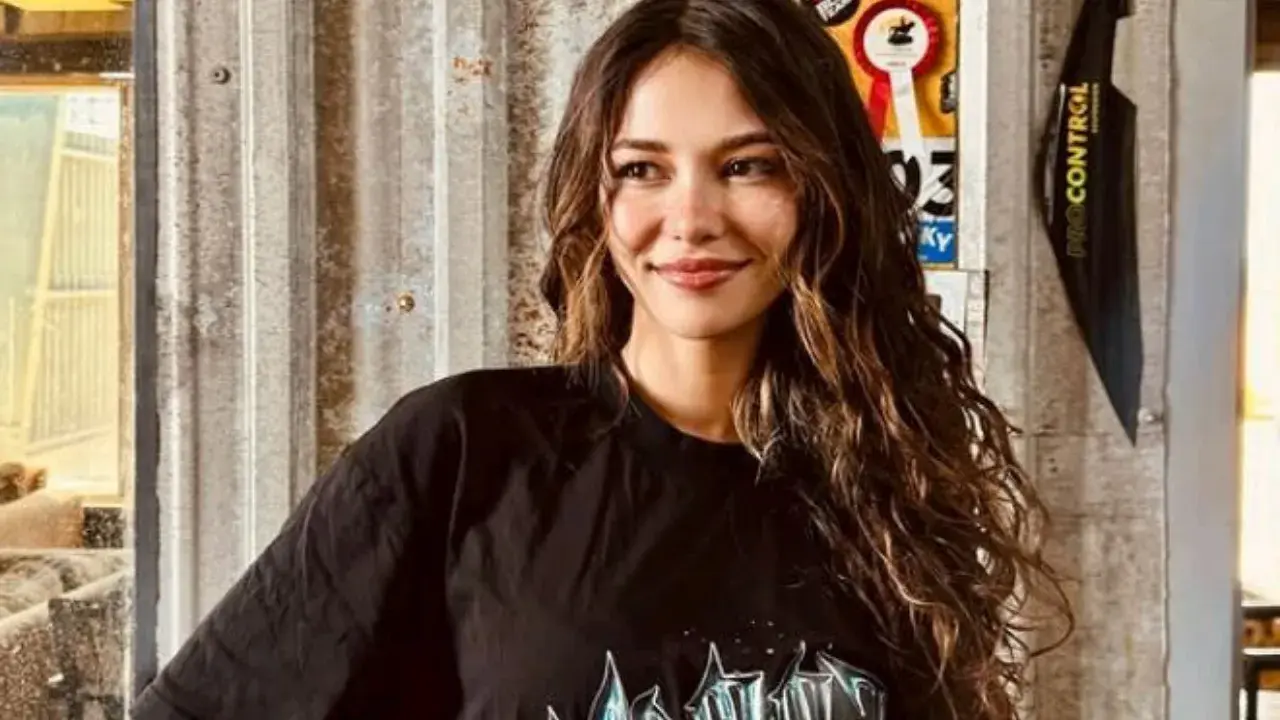 Gözleri Karadeniz Fatoş’u Türkü Su Demirel Kimdir? Kaç Yaşında ve Nereli? 3