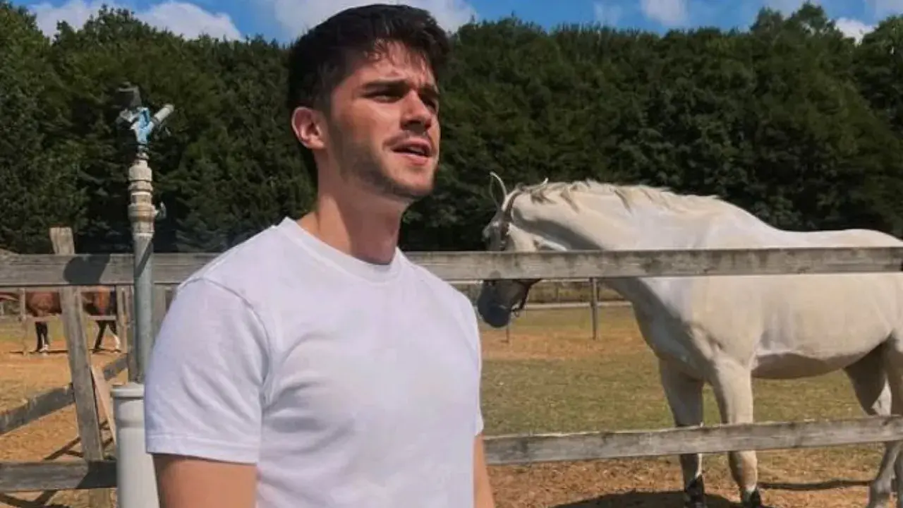 Gözleri Karadeniz’in Dursun’u Eren Ören Kimdir? Kaç Yaşında ve Hangi Dizilerde Rol Aldı? 5