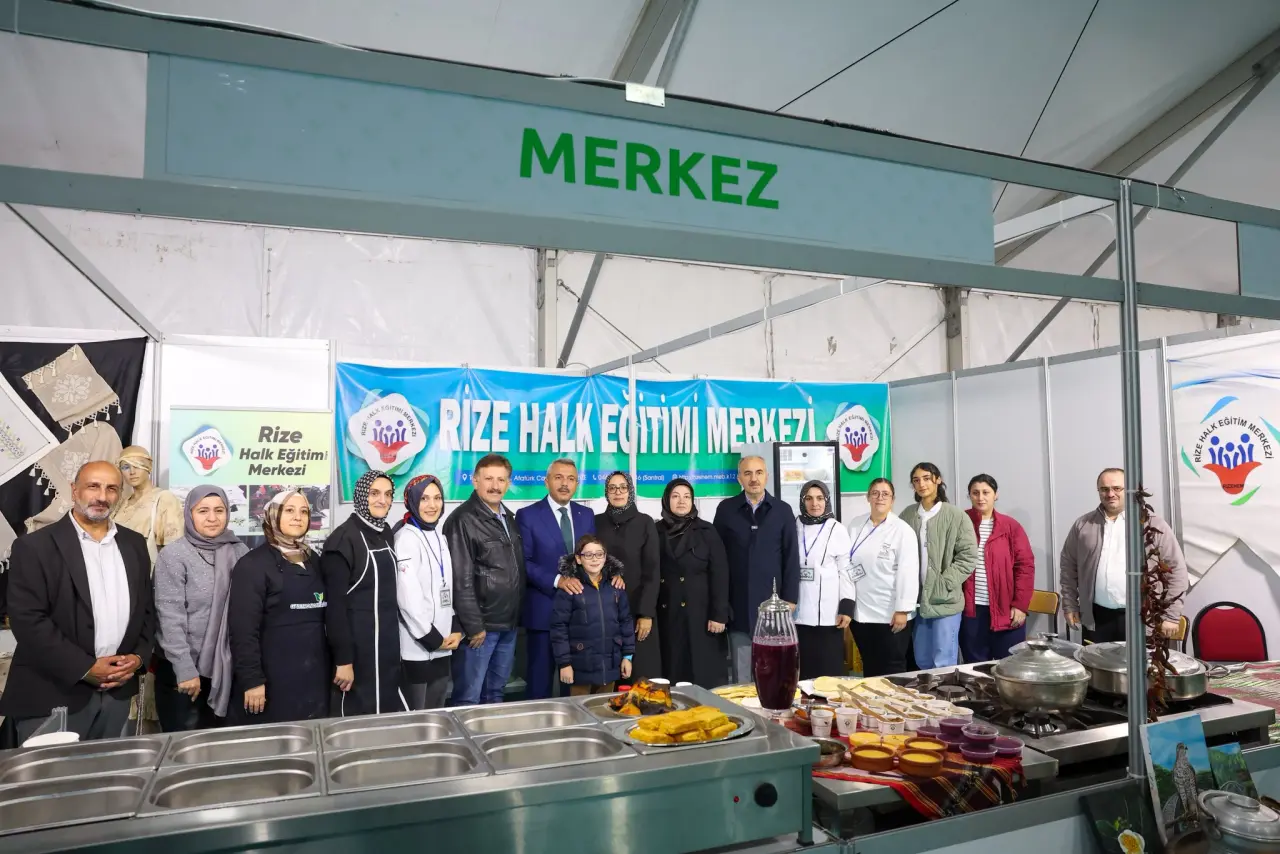 Vali Baydaş, 5. Rize Gastronomi Günleri’ni Ziyaret Etti 🍽️ 5