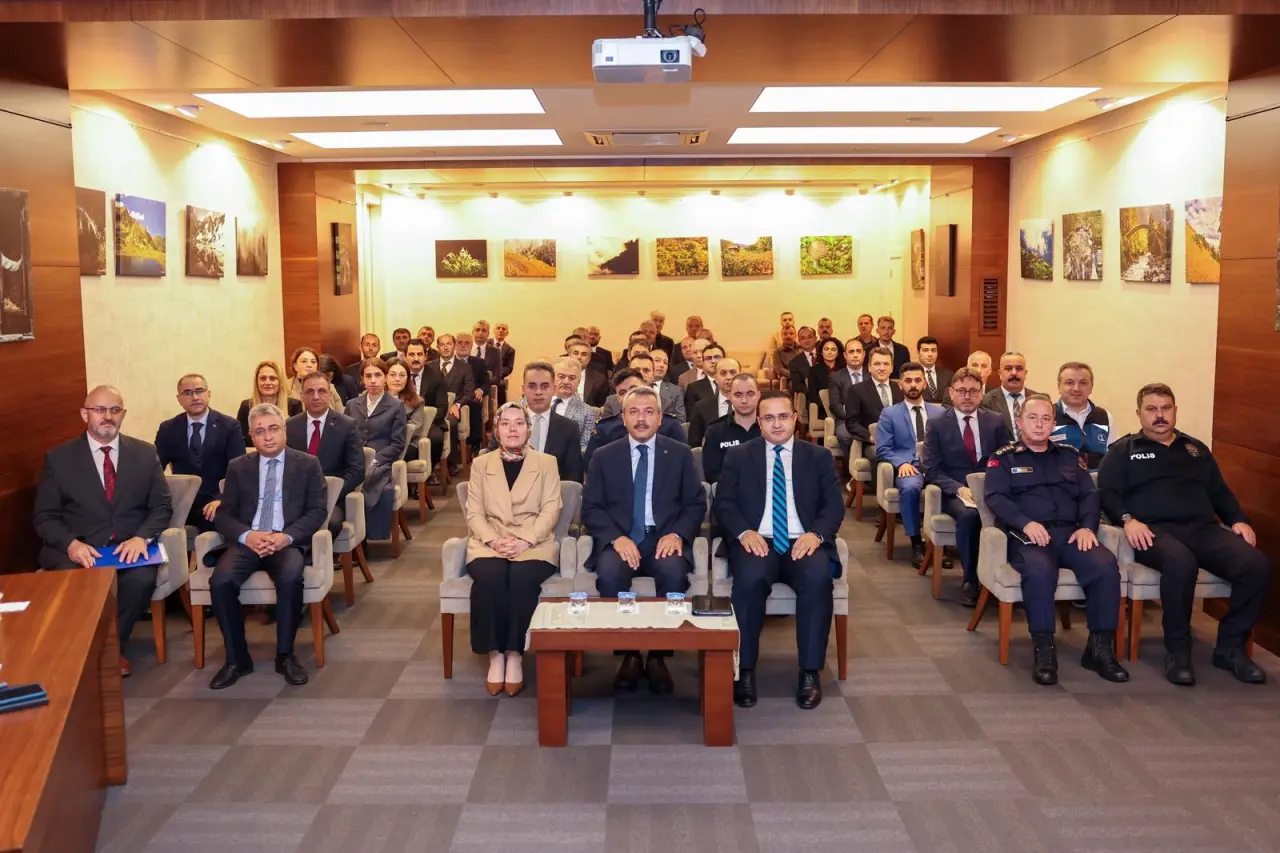 Rize İl İdare Şube Başkanları Toplantısı Vali Baydaş Başkanlığında Gerçekleştirildi 1