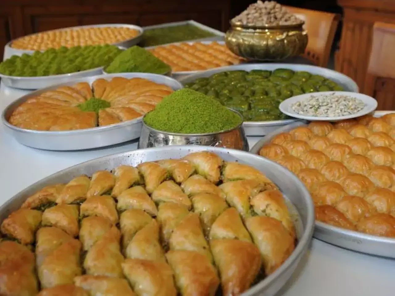 Bayramda “Sahte Baklava” Alarmı! Ucuz Diye Aldığınız Tatlı Sağlığınızı Tehdit Edebilir 8