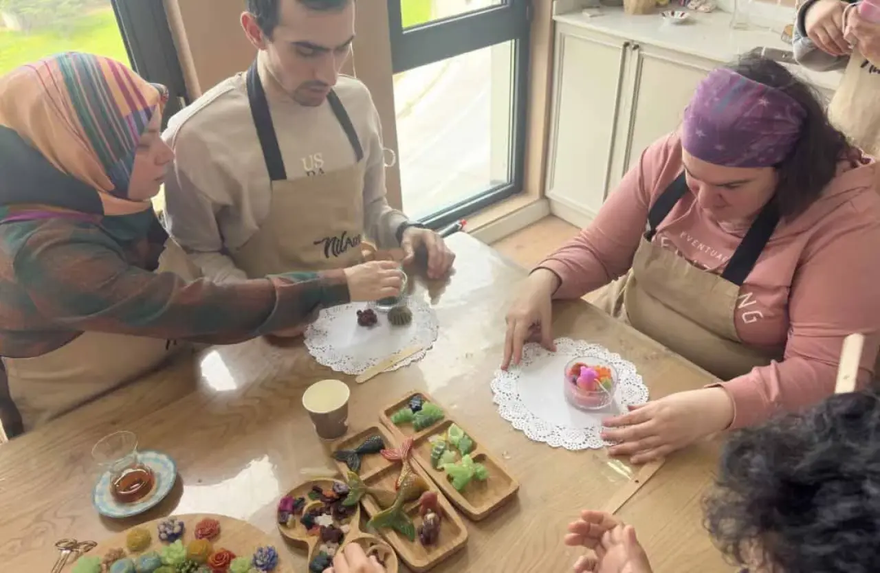 Rize'de Otizm Farkındalığı İçin Anlamlı Etkinlik Düzenlendi 4