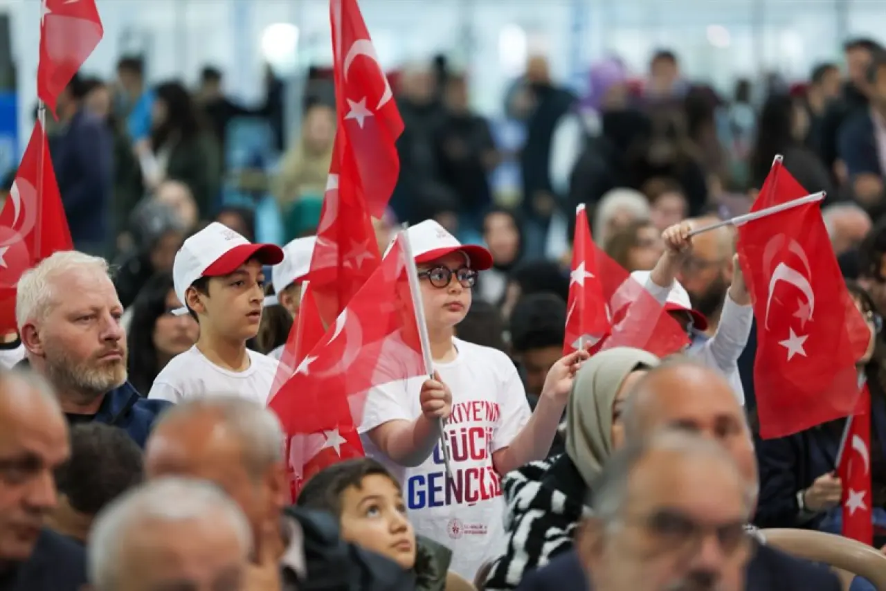 Rize’de 19 Mayıs Coşkusu: Gençlik Bayramı Büyük Bir Heyecanla Kutlandı 16