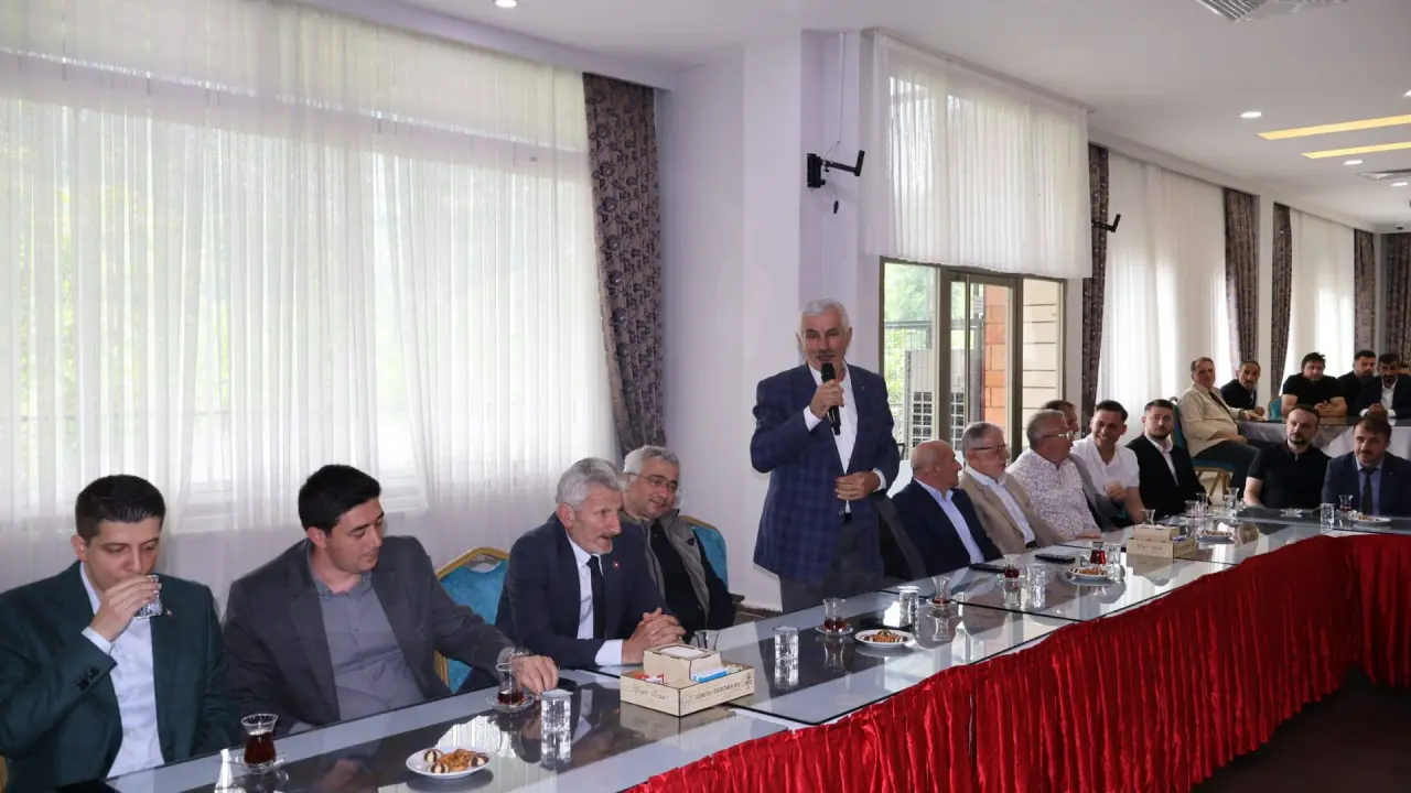 Güneysu’da Bayramlaşma Programı Yoğun Katılımla Gerçekleştirildi 9