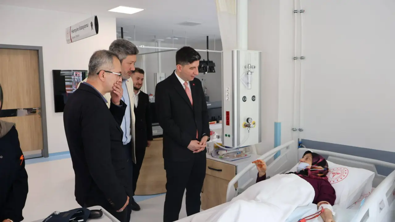 Güneysu’da Bayramlaşma Programı Yoğun Katılımla Gerçekleştirildi 8