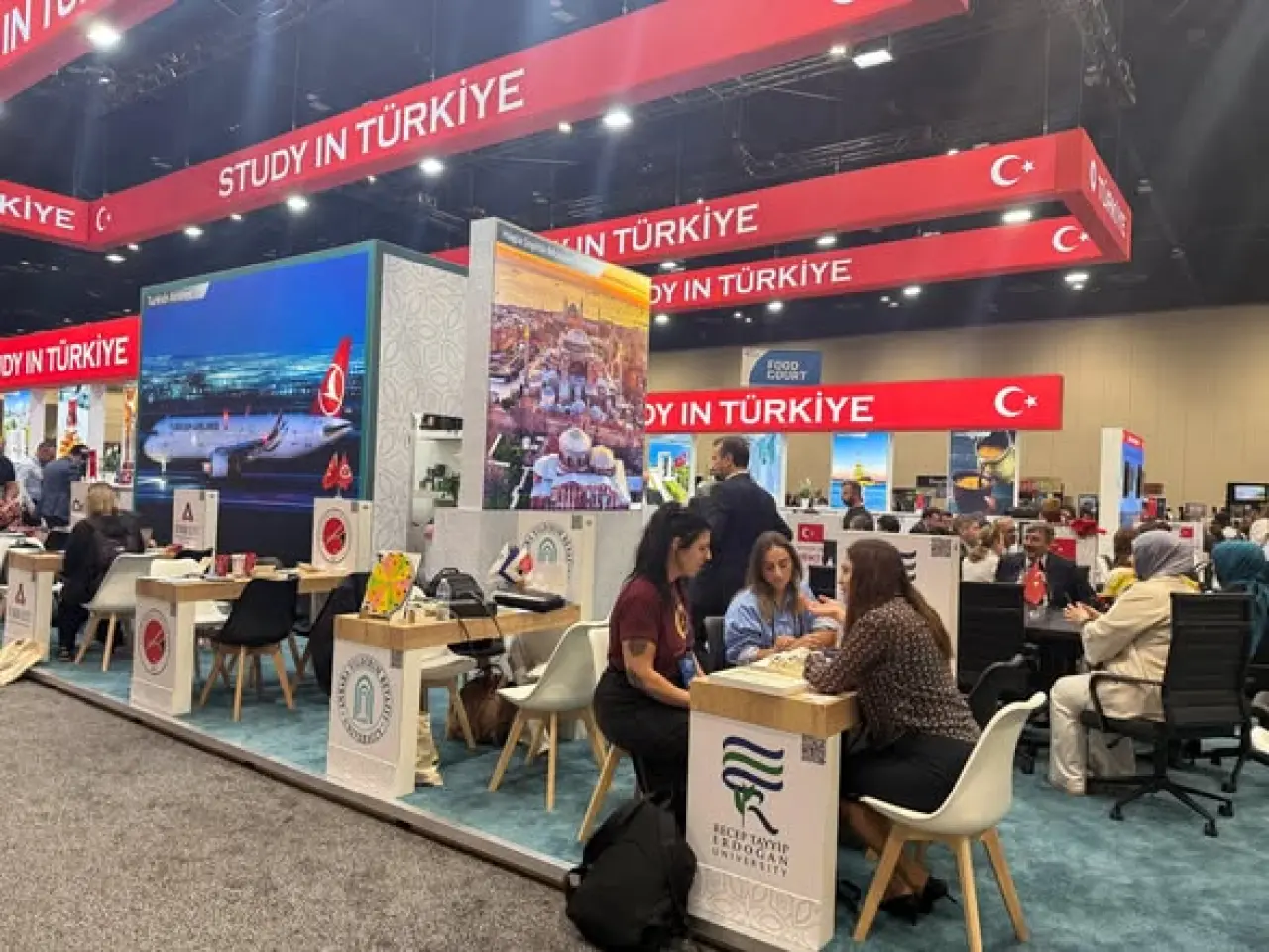 Erdoğan Üniversitesi, NAFSA 2026'da Türkiye'yi temsil ederek uluslararası iş birlikleri arıyor 3