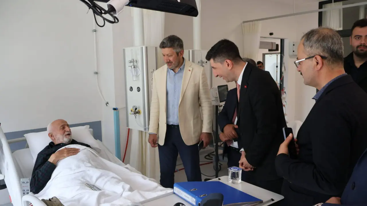 Güneysu’da Bayramlaşma Programı Yoğun Katılımla Gerçekleştirildi 11