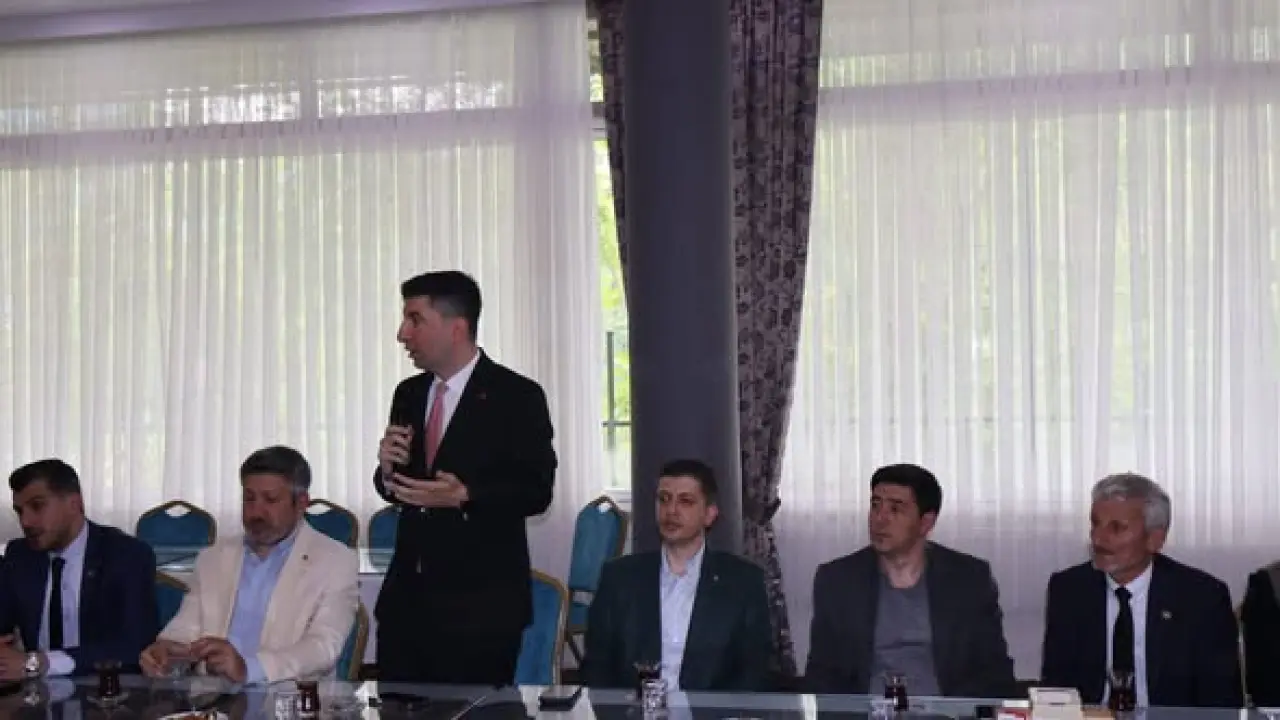 Güneysu’da Bayramlaşma Programı Yoğun Katılımla Gerçekleştirildi 14