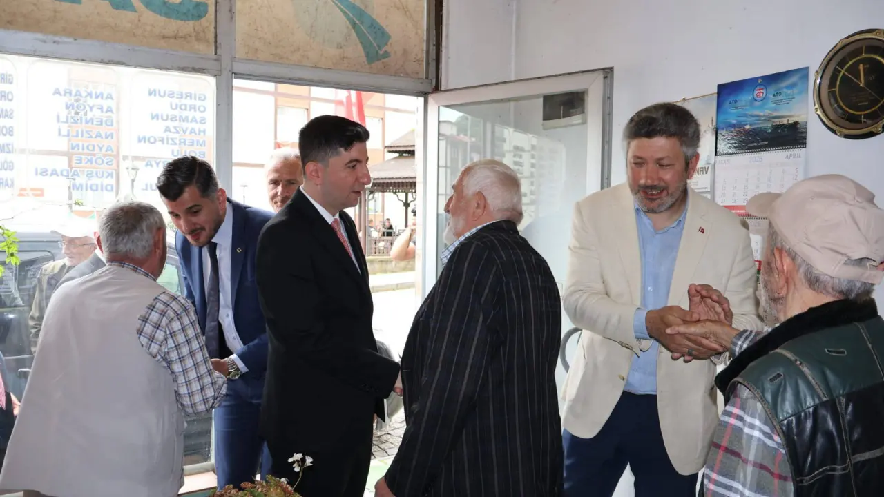 Güneysu’da Bayramlaşma Programı Yoğun Katılımla Gerçekleştirildi 3