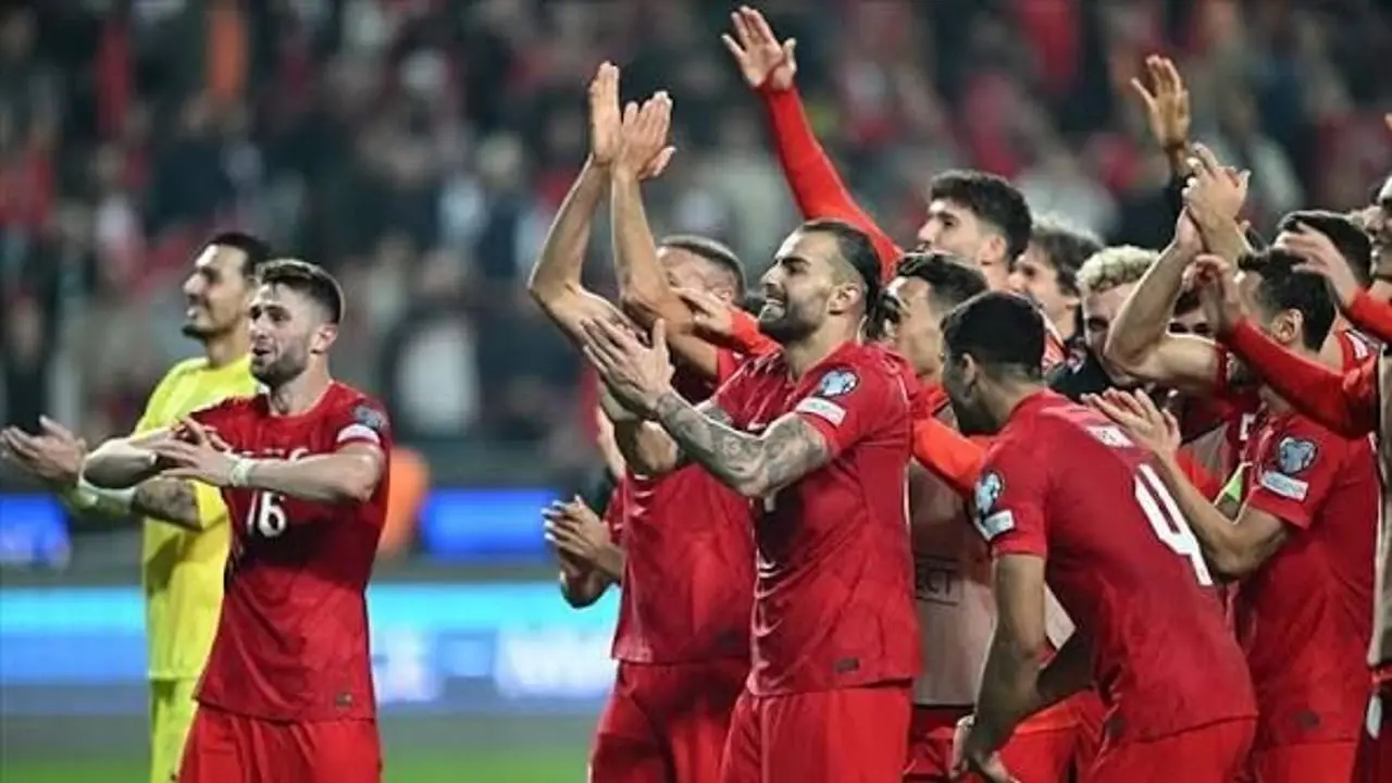 Türkiye - Paraguay Maçı Öncesi Muhtemel 11'ler Belli Oldu! Montella’dan 3 Değişiklik Hamlesi 7