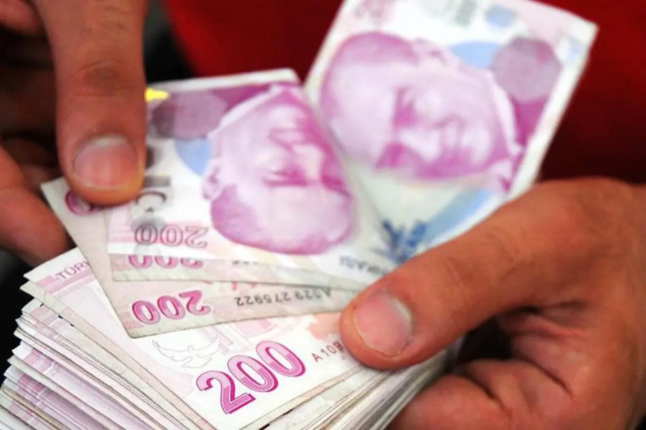 250 Bin TL İhtiyaç Kredisinde Bankalar Arasındaki Fark Dikkat Çekiyor! Geri Ödeme 466 Bin TL'ye Kadar Çıkıyor 1