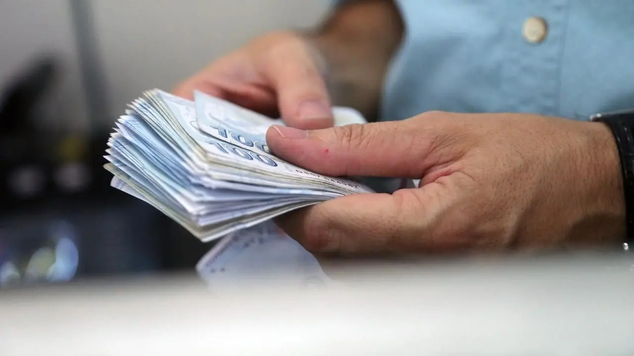 250 Bin TL İhtiyaç Kredisinde Bankalar Arasındaki Fark Dikkat Çekiyor! Geri Ödeme 466 Bin TL'ye Kadar Çıkıyor 2